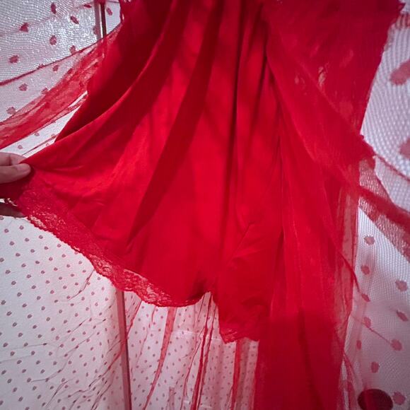 Red lace maxi dress - Picture 2 of 6